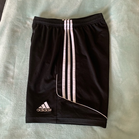 Adidas short sz yxl mens sz s🎉SOLD🎉 - Picture 3 of 4